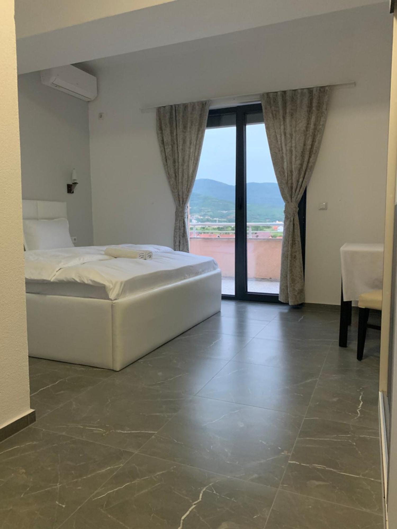 Hotel Albatros Prizren Exterior foto